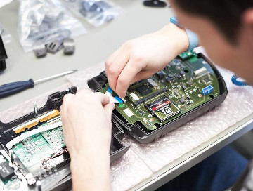 Mantenimiento y Reparación de Equipos.